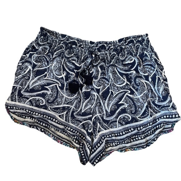 Vera Bradley Shorts - Picture 1 of 9